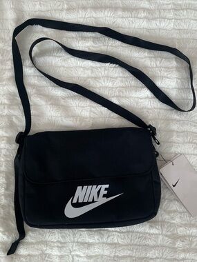 NWT Nike Black Shoulder Bag